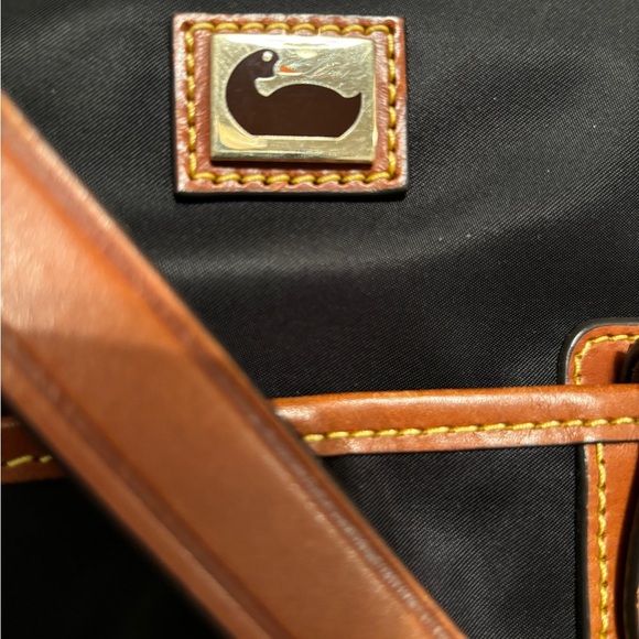 ☀️Dooney and Bourke Wayfarer Camden Nylon Double Pocket Crossbody NWOT - Picture 2 of 7